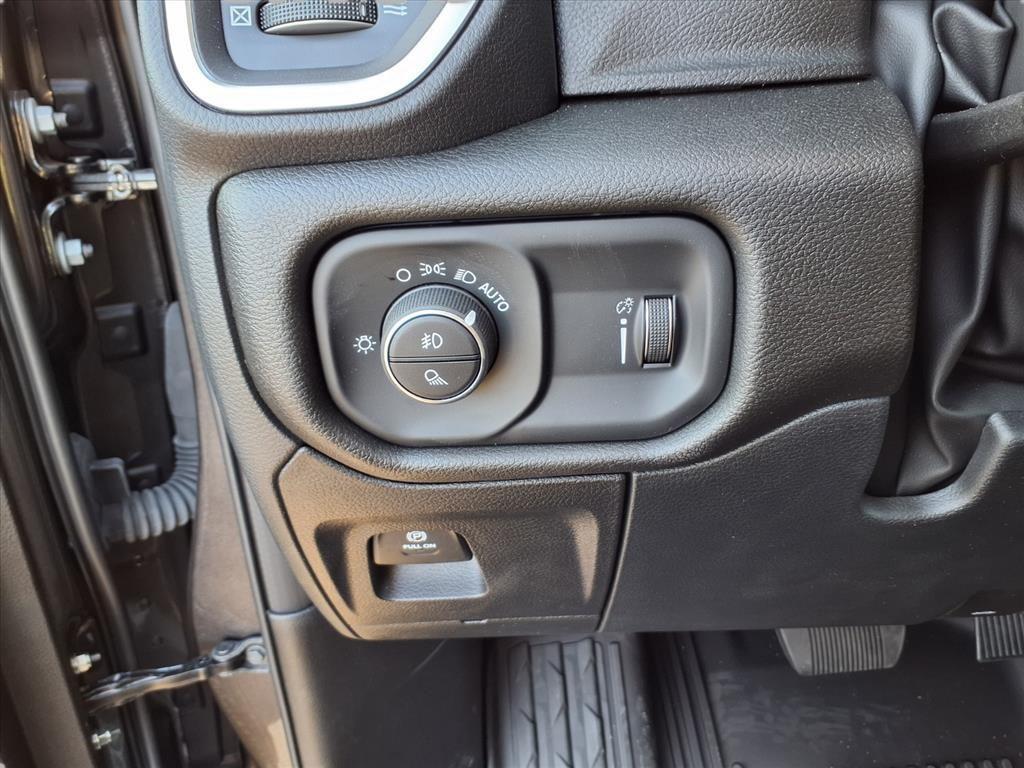 new 2025 Ram 1500 car, priced at $44,217