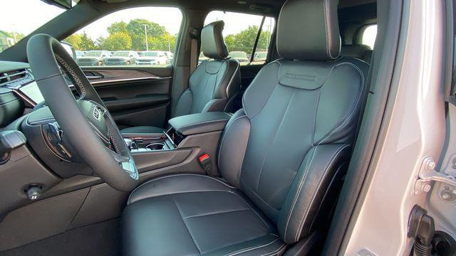 new 2025 Jeep Grand Cherokee car, priced at $59,070