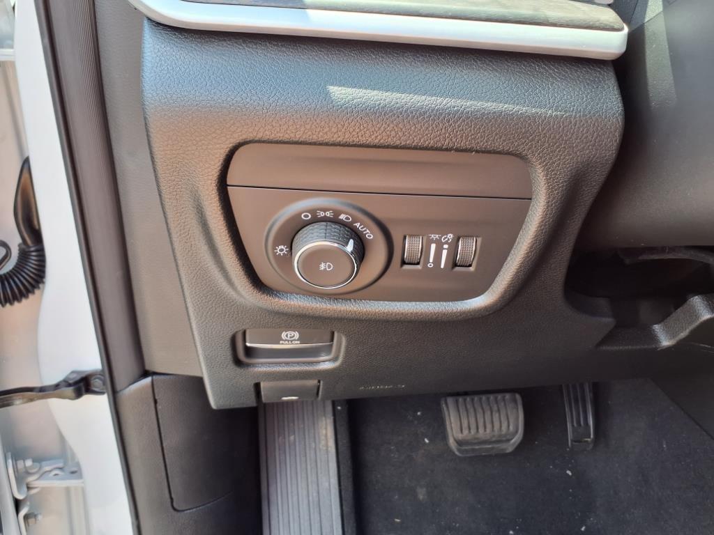 new 2025 Jeep Grand Cherokee car, priced at $40,168