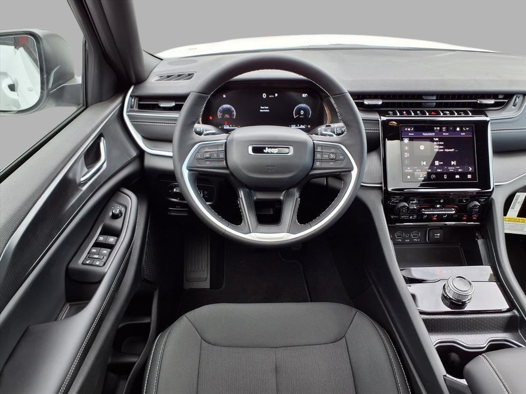 new 2025 Jeep Grand Cherokee car, priced at $36,729
