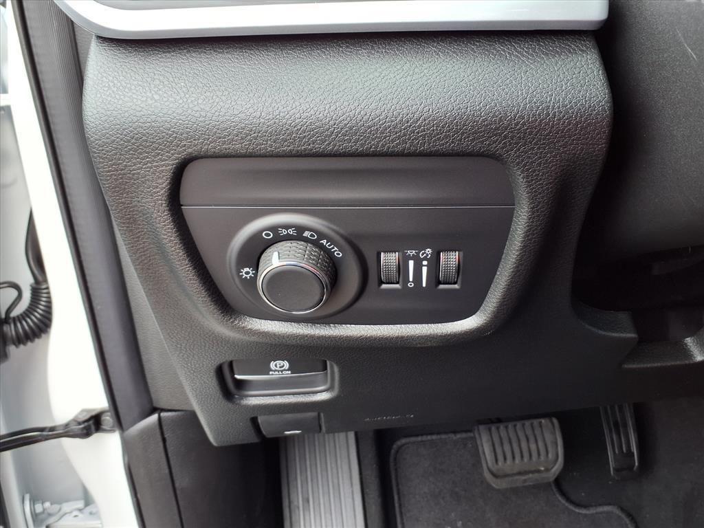 new 2025 Jeep Grand Cherokee car, priced at $36,729