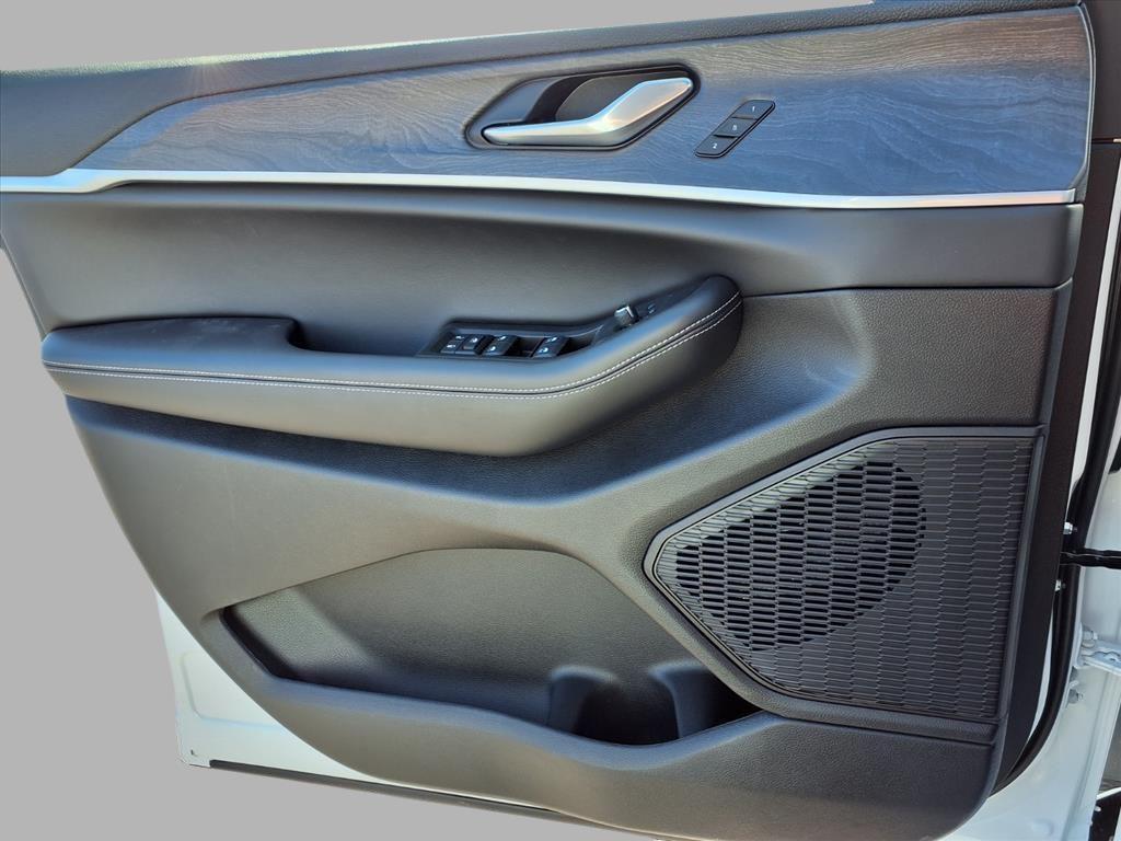 new 2025 Jeep Grand Cherokee L car, priced at $50,388