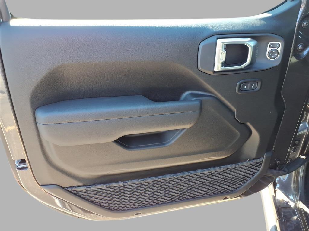 new 2026 Jeep Wrangler car, priced at $44,935