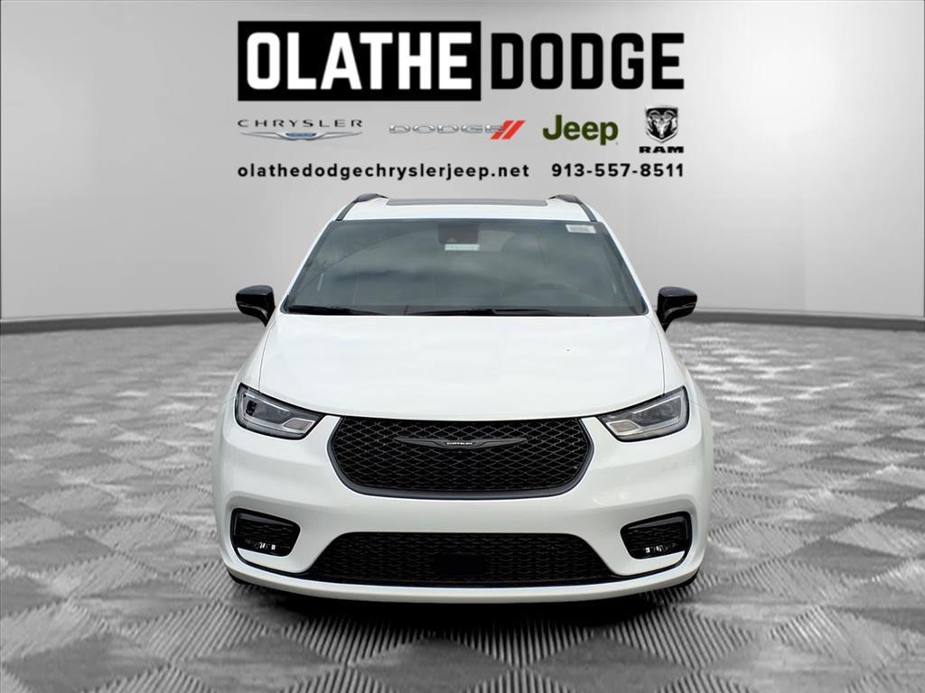 new 2026 Chrysler Pacifica car, priced at $50,469