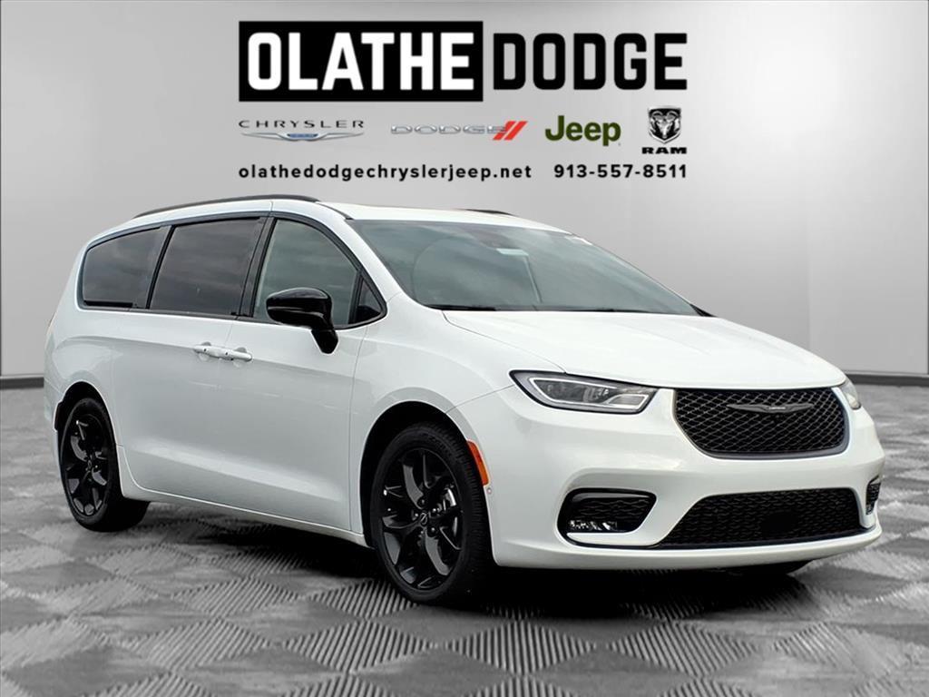 new 2026 Chrysler Pacifica car, priced at $50,469