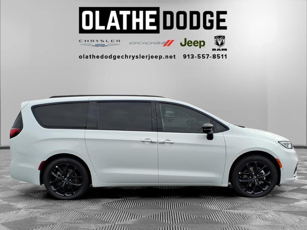 new 2026 Chrysler Pacifica car, priced at $50,469