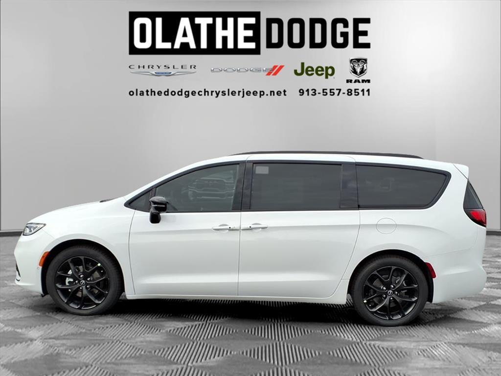 new 2026 Chrysler Pacifica car, priced at $50,469