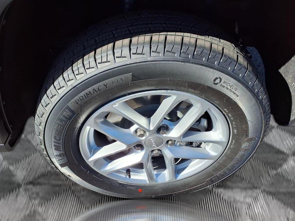 new 2025 Jeep Grand Cherokee L car, priced at $38,950