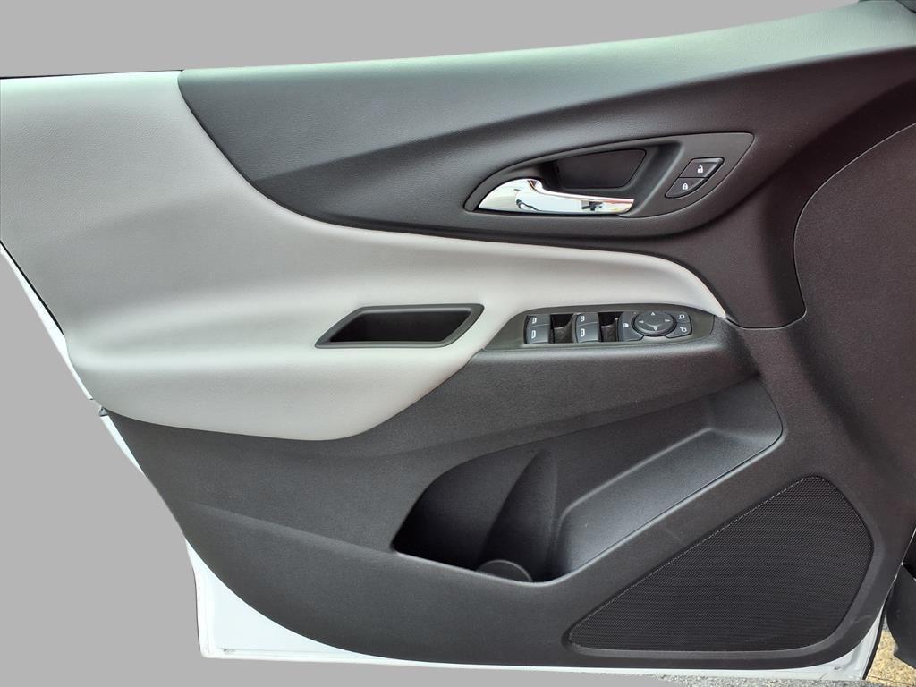 used 2024 Chevrolet Equinox car, priced at $22,289