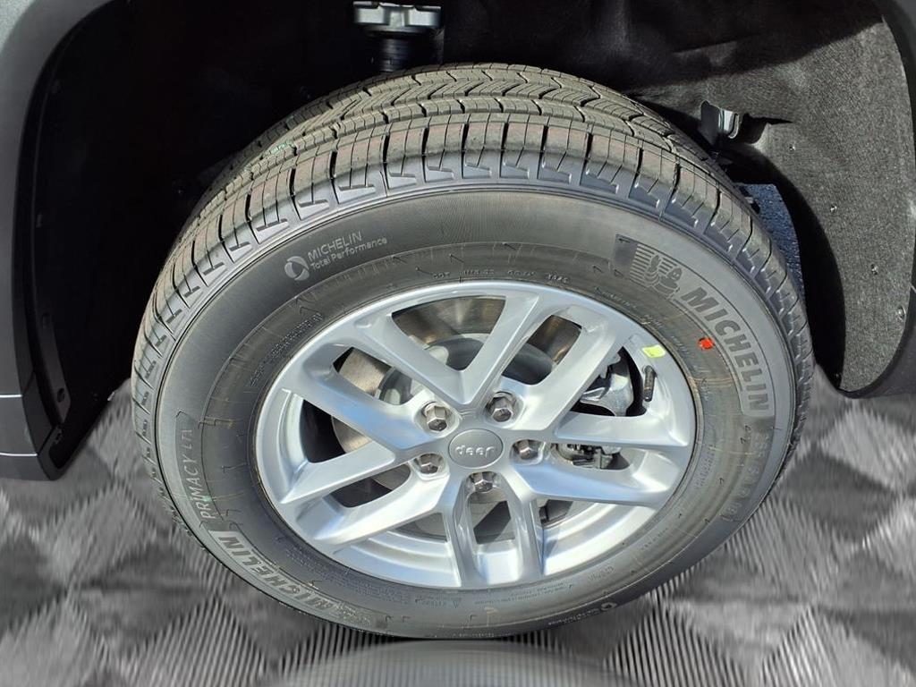 new 2025 Jeep Grand Cherokee L car, priced at $38,570