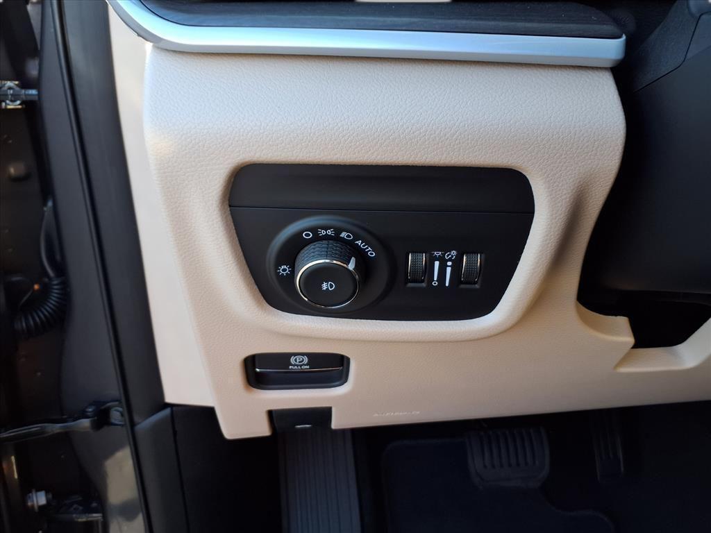 new 2025 Jeep Grand Cherokee L car, priced at $44,097