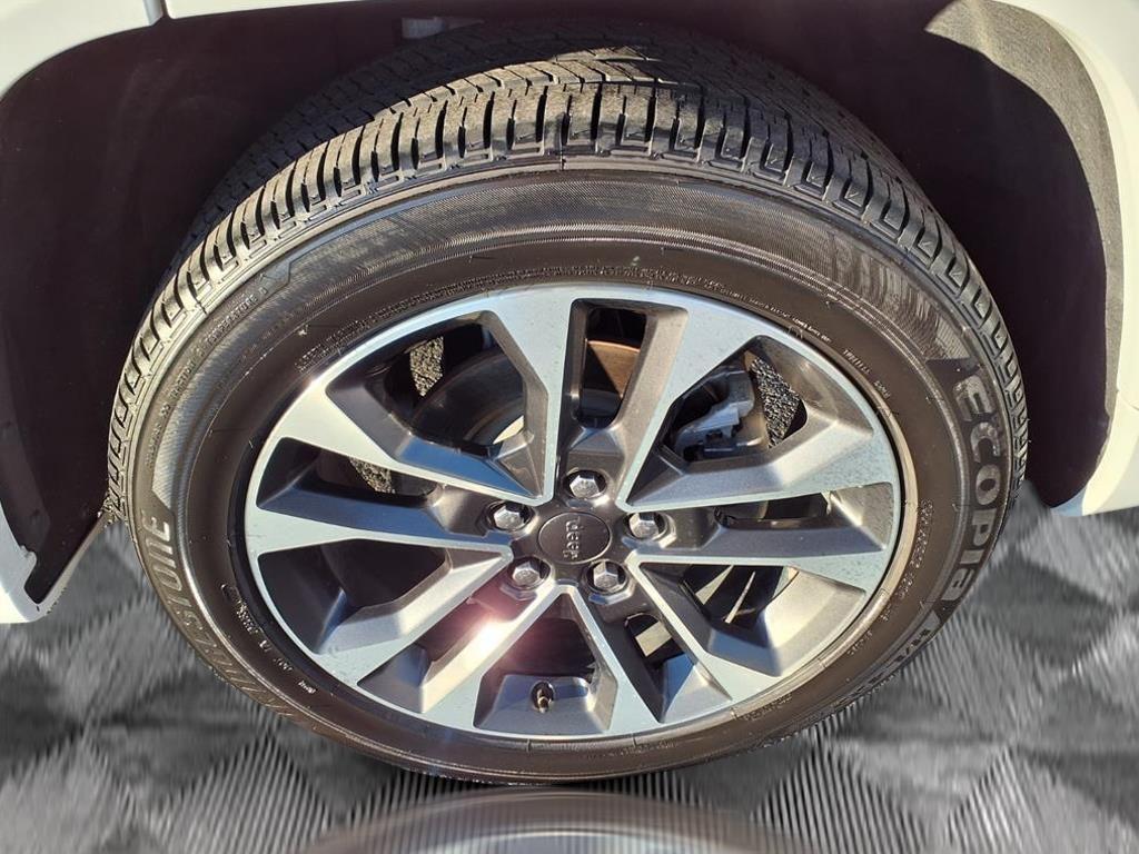 used 2022 Jeep Grand Cherokee car, priced at $31,995