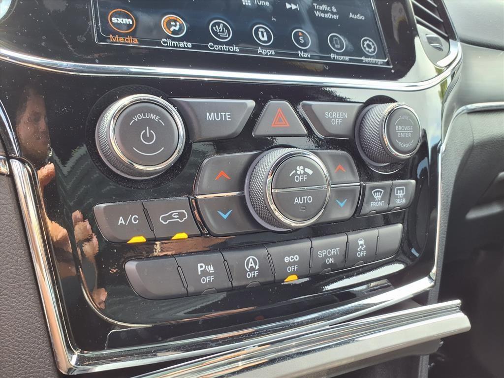 used 2022 Jeep Grand Cherokee car, priced at $29,167