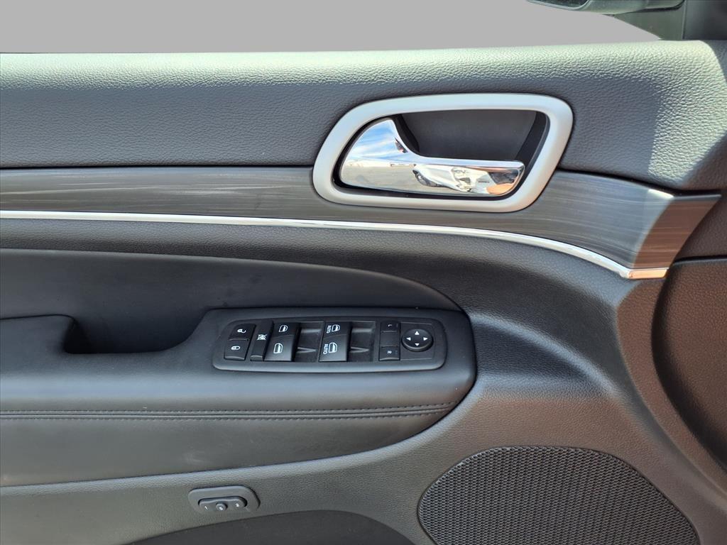 used 2022 Jeep Grand Cherokee car, priced at $29,167