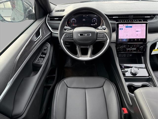 new 2025 Jeep Grand Cherokee car, priced at $49,183