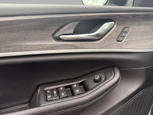 new 2025 Jeep Grand Cherokee L car, priced at $45,692