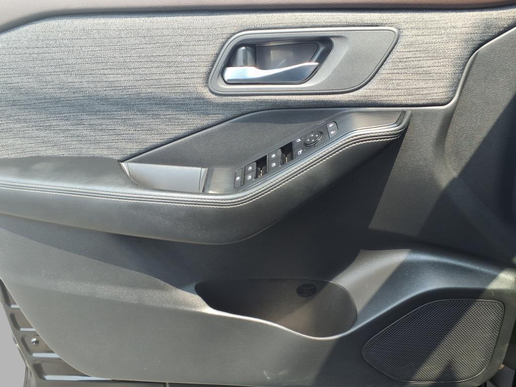 used 2021 Nissan Rogue car, priced at $19,995