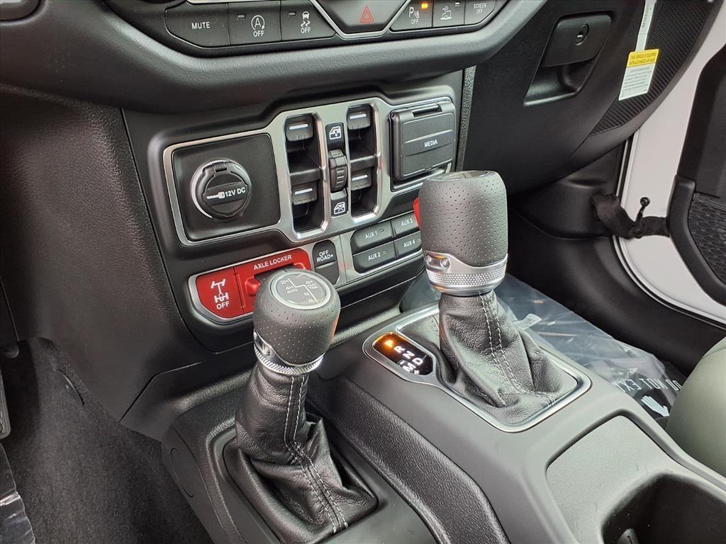 new 2025 Jeep Gladiator car, priced at $52,159