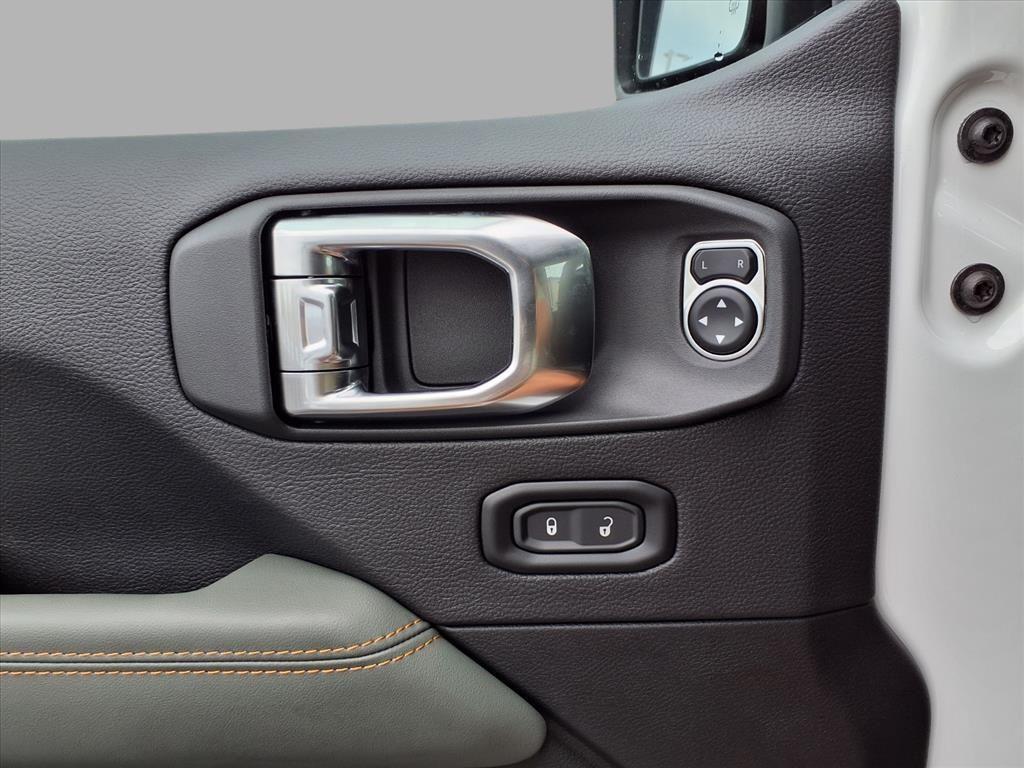 new 2025 Jeep Gladiator car, priced at $52,159