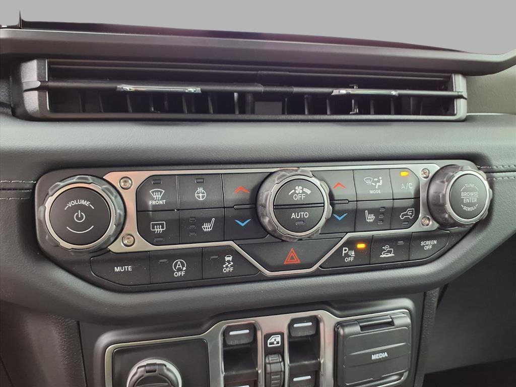 new 2025 Jeep Gladiator car, priced at $52,159