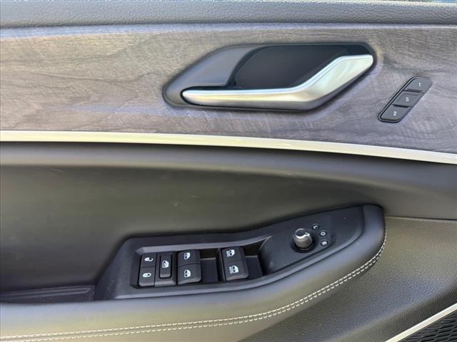 new 2025 Jeep Grand Cherokee L car, priced at $53,072
