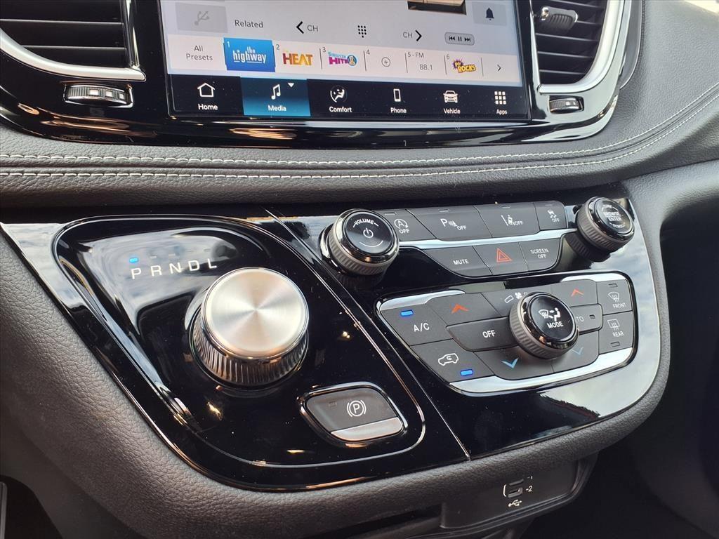 new 2026 Chrysler Pacifica car, priced at $51,280