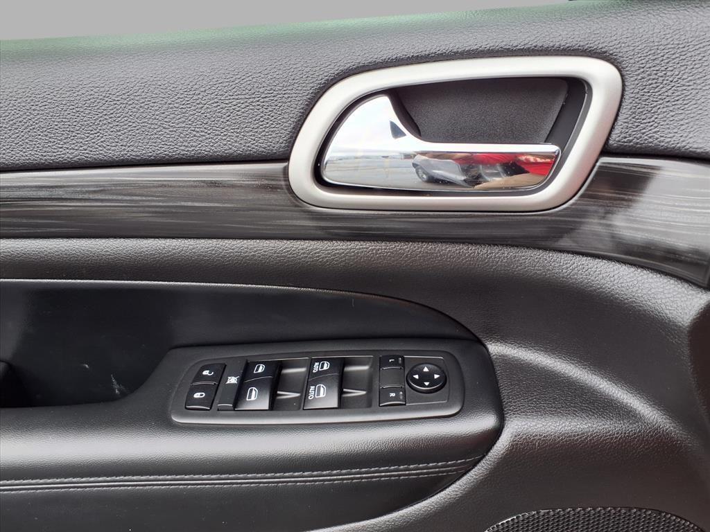 used 2020 Jeep Grand Cherokee car, priced at $21,118