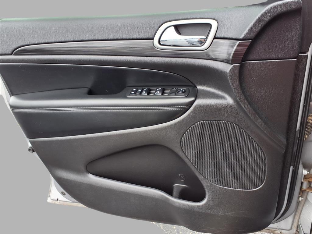 used 2020 Jeep Grand Cherokee car, priced at $21,118