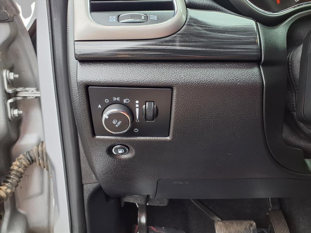 used 2020 Jeep Grand Cherokee car, priced at $21,118