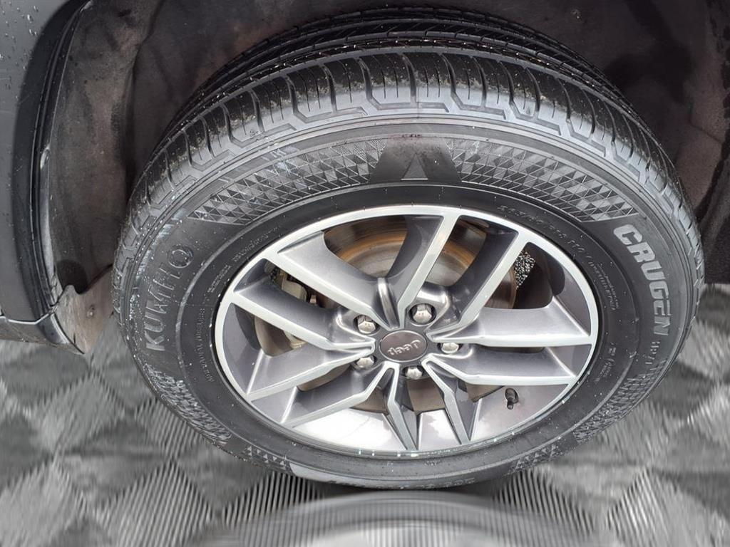 used 2020 Jeep Grand Cherokee car, priced at $21,118