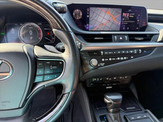 used 2021 Lexus ES 300h car, priced at $29,438