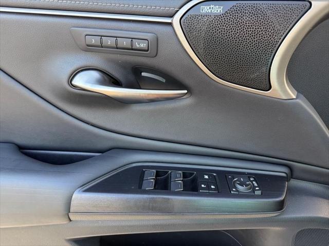 used 2021 Lexus ES 300h car, priced at $29,438
