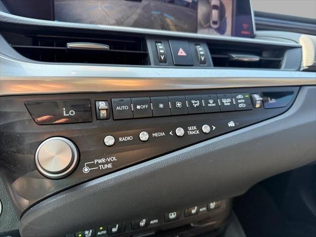 used 2021 Lexus ES 300h car, priced at $29,438