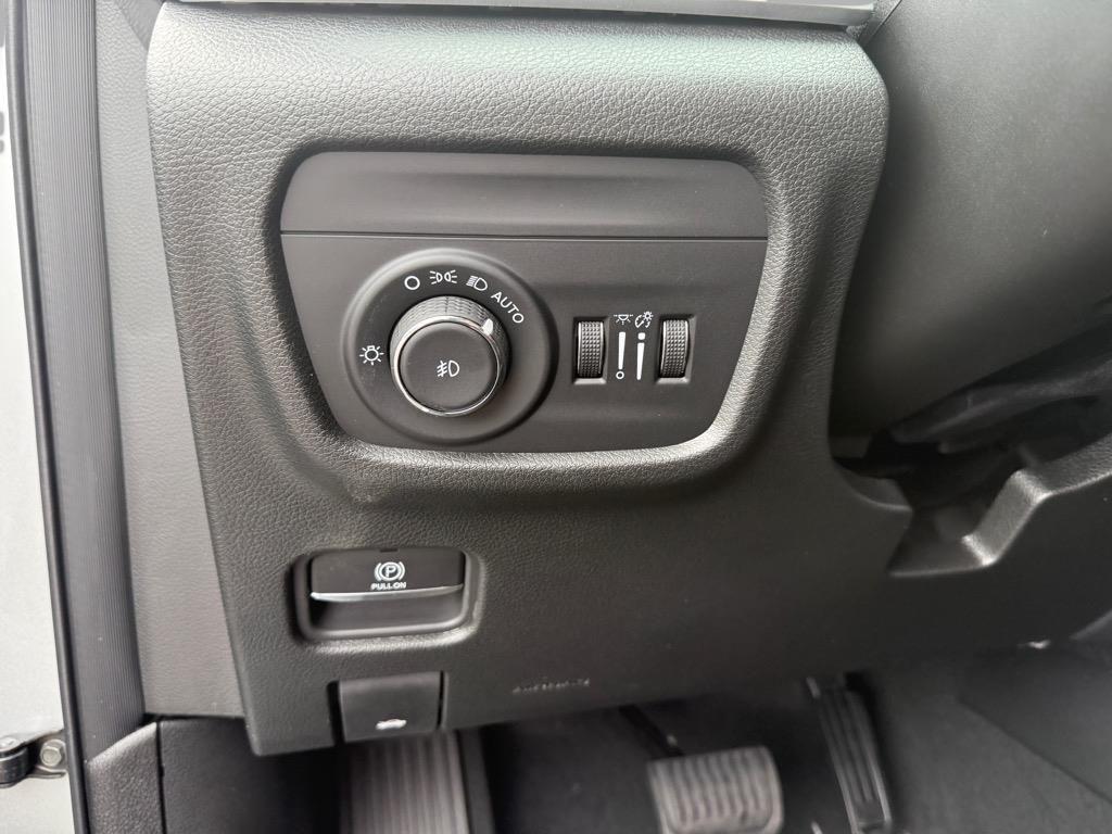 new 2025 Jeep Grand Cherokee L car, priced at $39,958