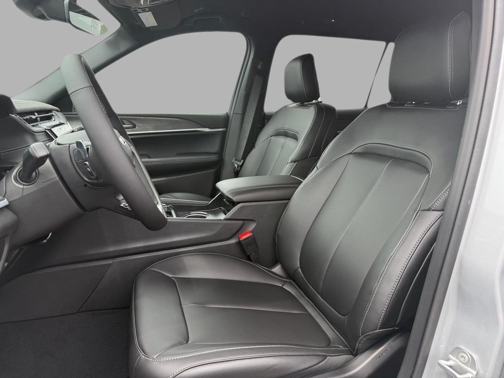 new 2025 Jeep Grand Cherokee L car, priced at $39,958