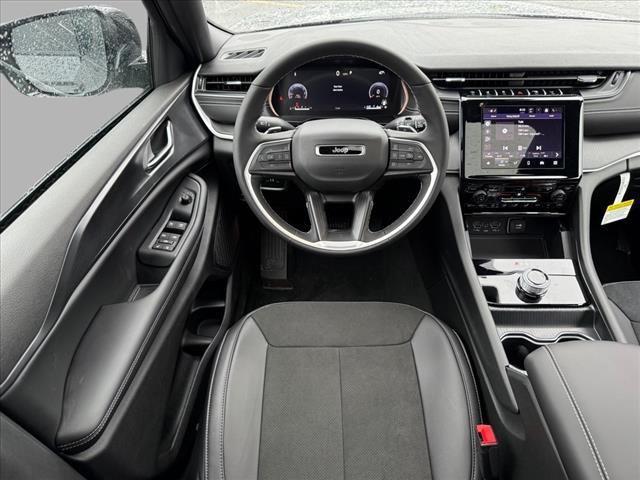new 2025 Jeep Grand Cherokee car, priced at $40,893