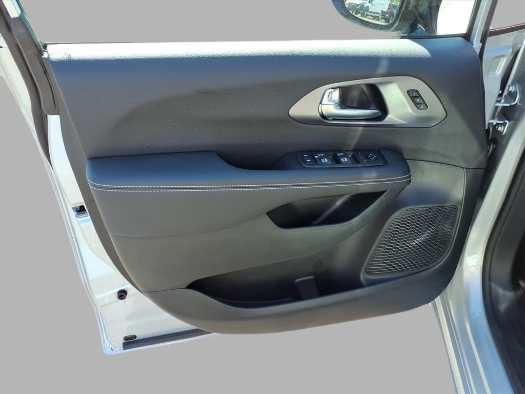 new 2026 Chrysler Pacifica car, priced at $45,378