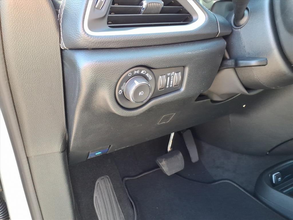 new 2026 Chrysler Pacifica car, priced at $45,378