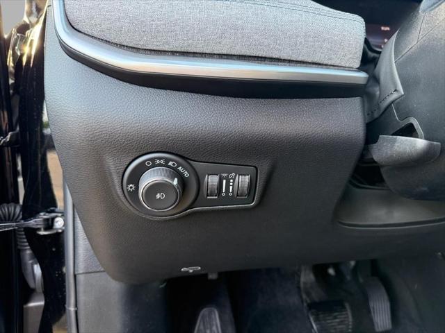 new 2025 Jeep Compass car, priced at $28,900