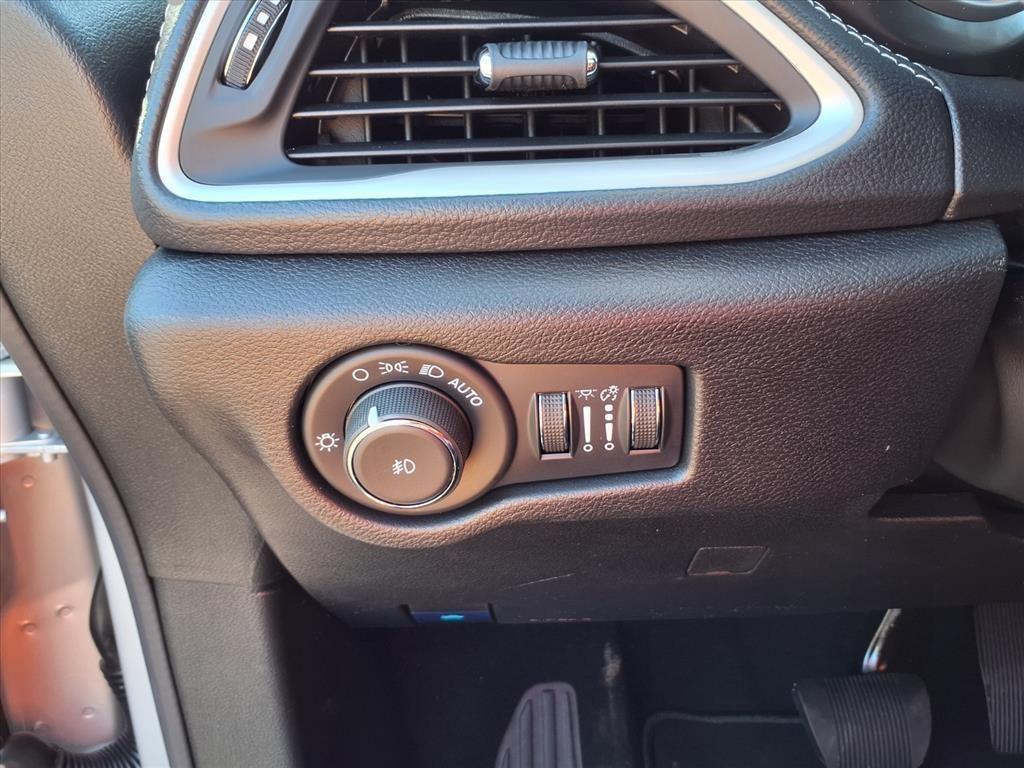 new 2026 Chrysler Pacifica car, priced at $39,625