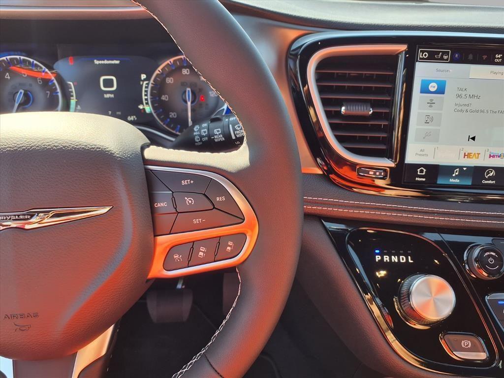 new 2026 Chrysler Pacifica car, priced at $39,625