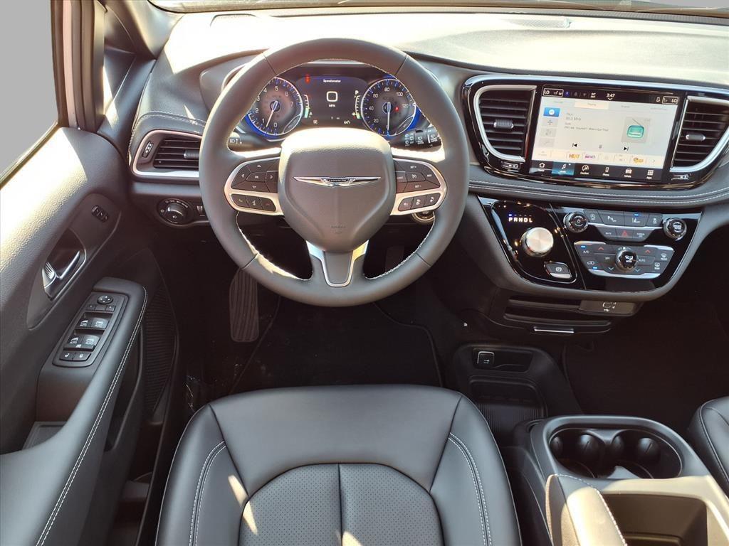 new 2026 Chrysler Pacifica car, priced at $39,625