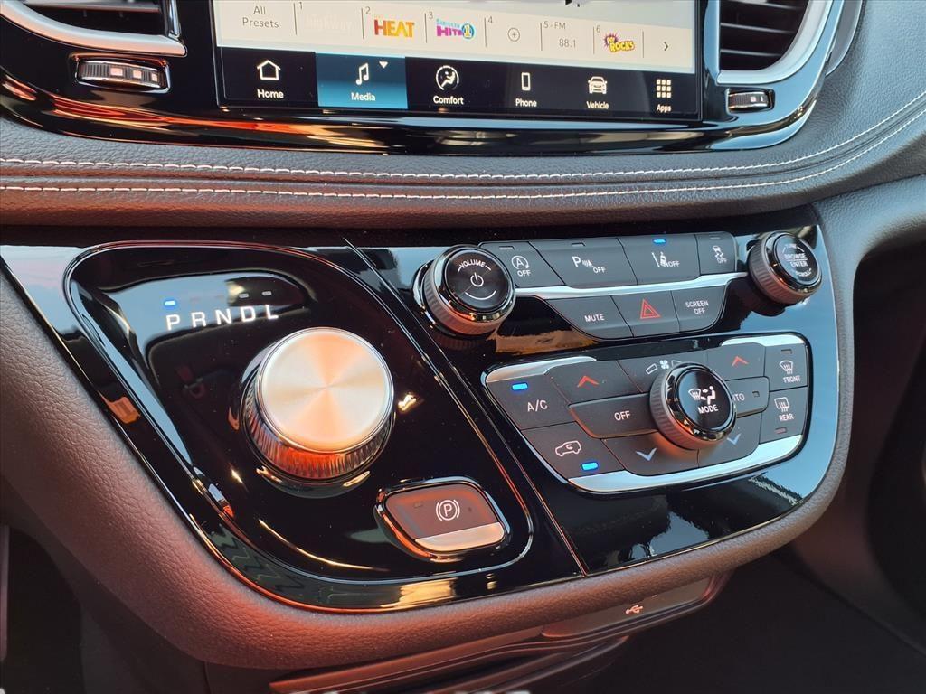 new 2026 Chrysler Pacifica car, priced at $39,625