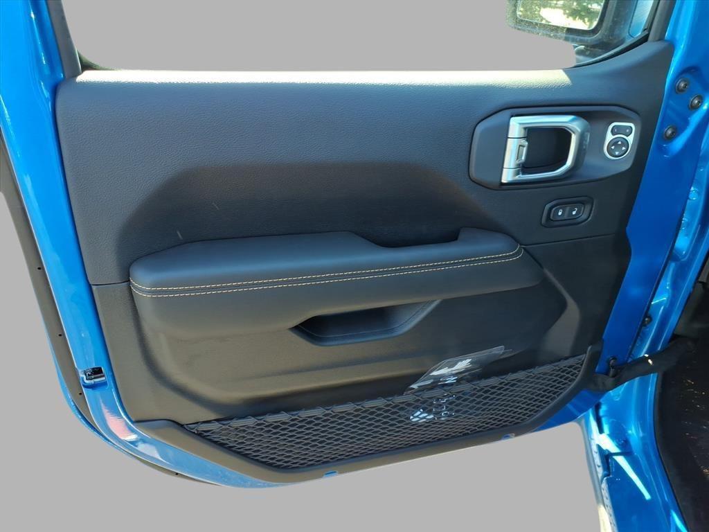 new 2025 Jeep Wrangler car, priced at $50,207