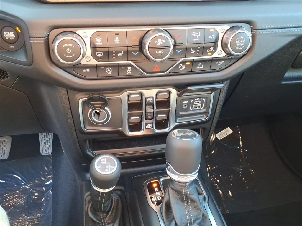 new 2025 Jeep Wrangler car, priced at $50,207