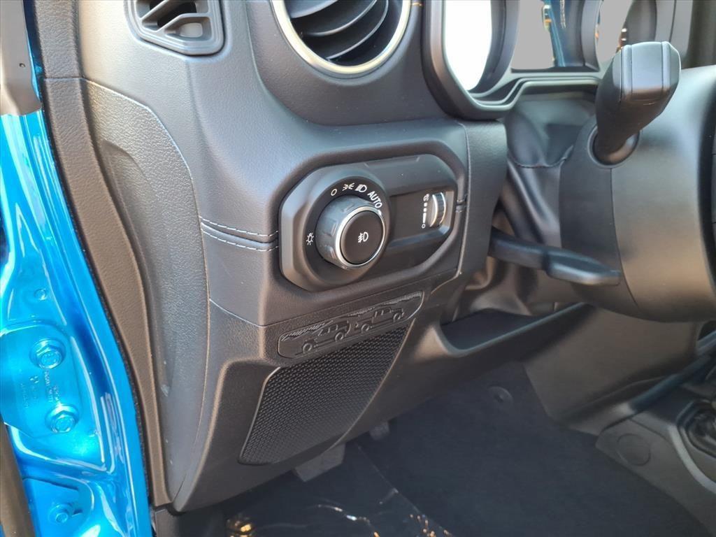 new 2025 Jeep Wrangler car, priced at $50,207