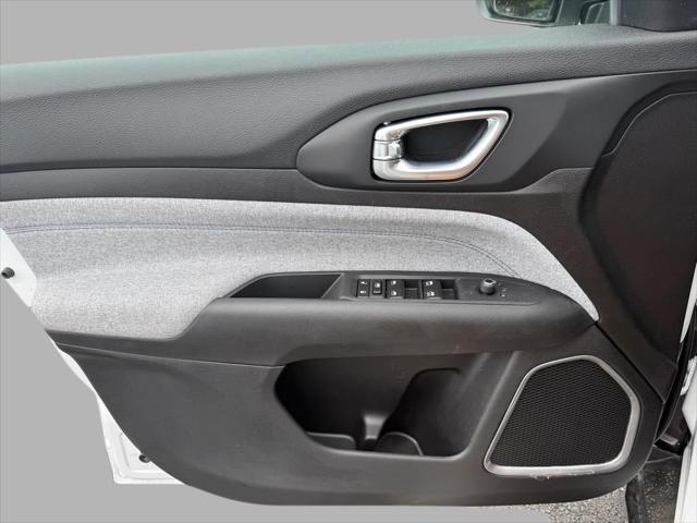 new 2025 Jeep Compass car, priced at $27,995