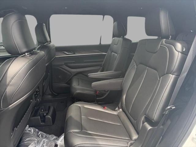 new 2025 Jeep Grand Cherokee L car, priced at $40,900