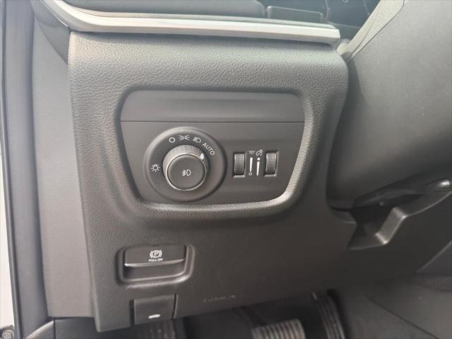 new 2025 Jeep Grand Cherokee L car, priced at $40,900