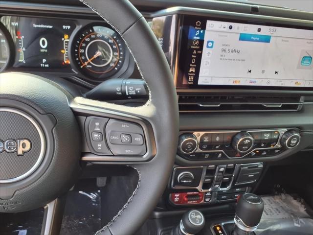 new 2025 Jeep Gladiator car, priced at $57,650